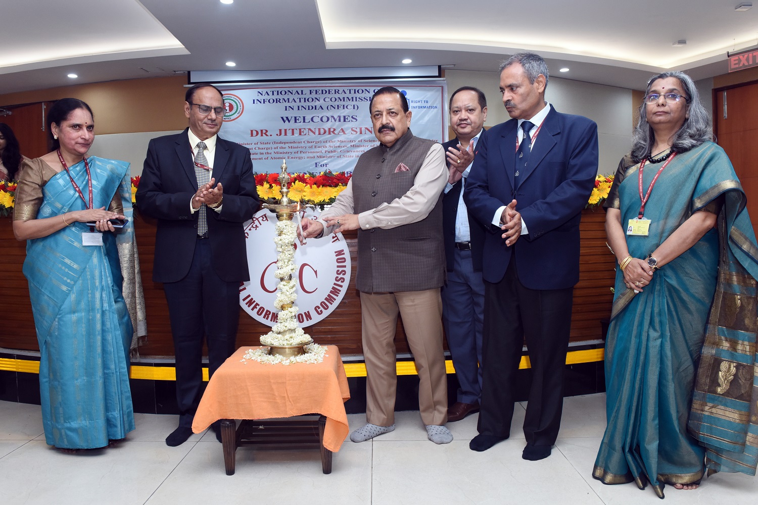 Dr. Jitendra Singh inagurates  the 13th Annual Meeting of NFICI with traditional lamp lighting ceremony with Chief IC, ICs and  Secretary CIC