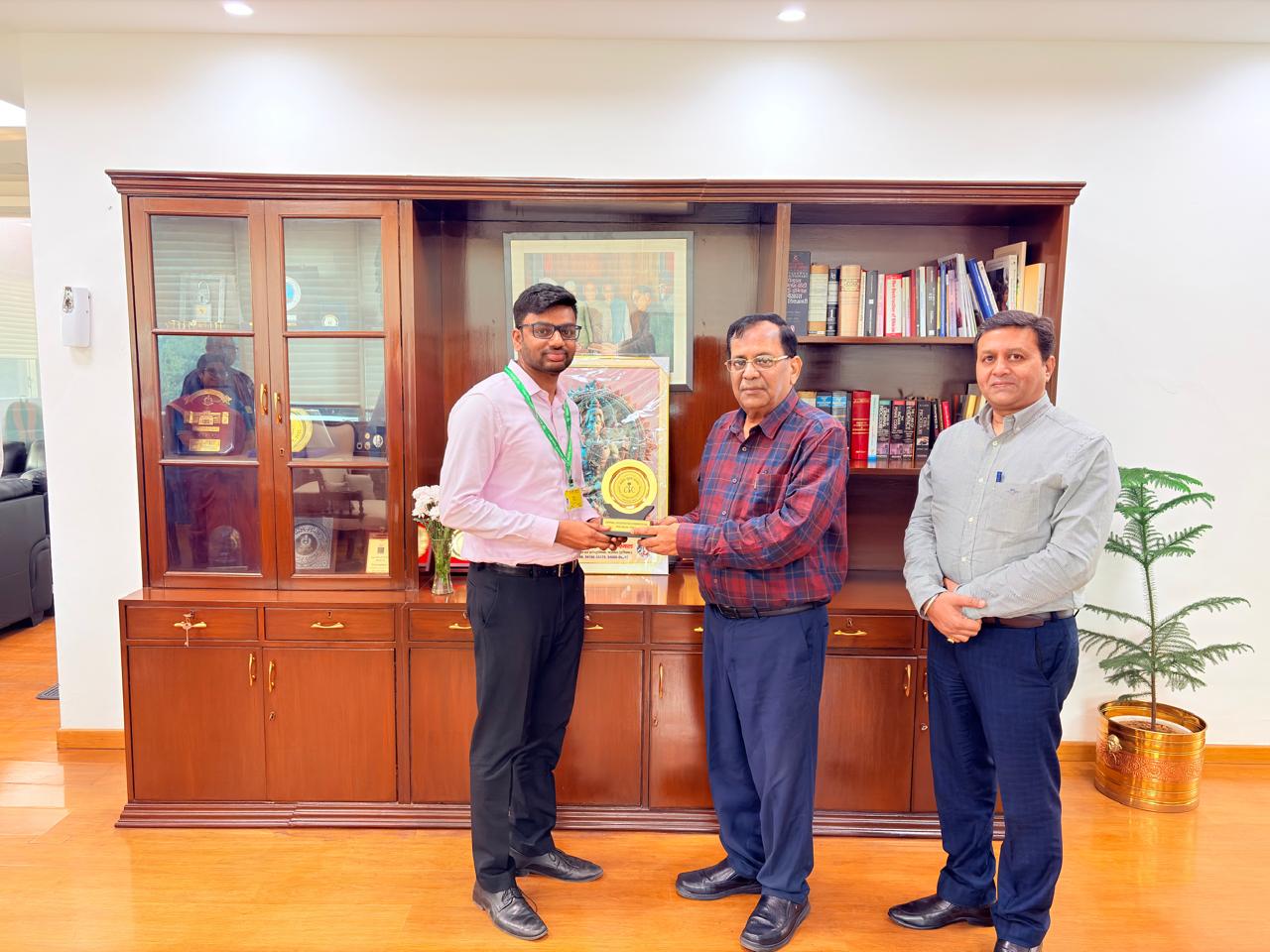 Visit of IPoS probationers