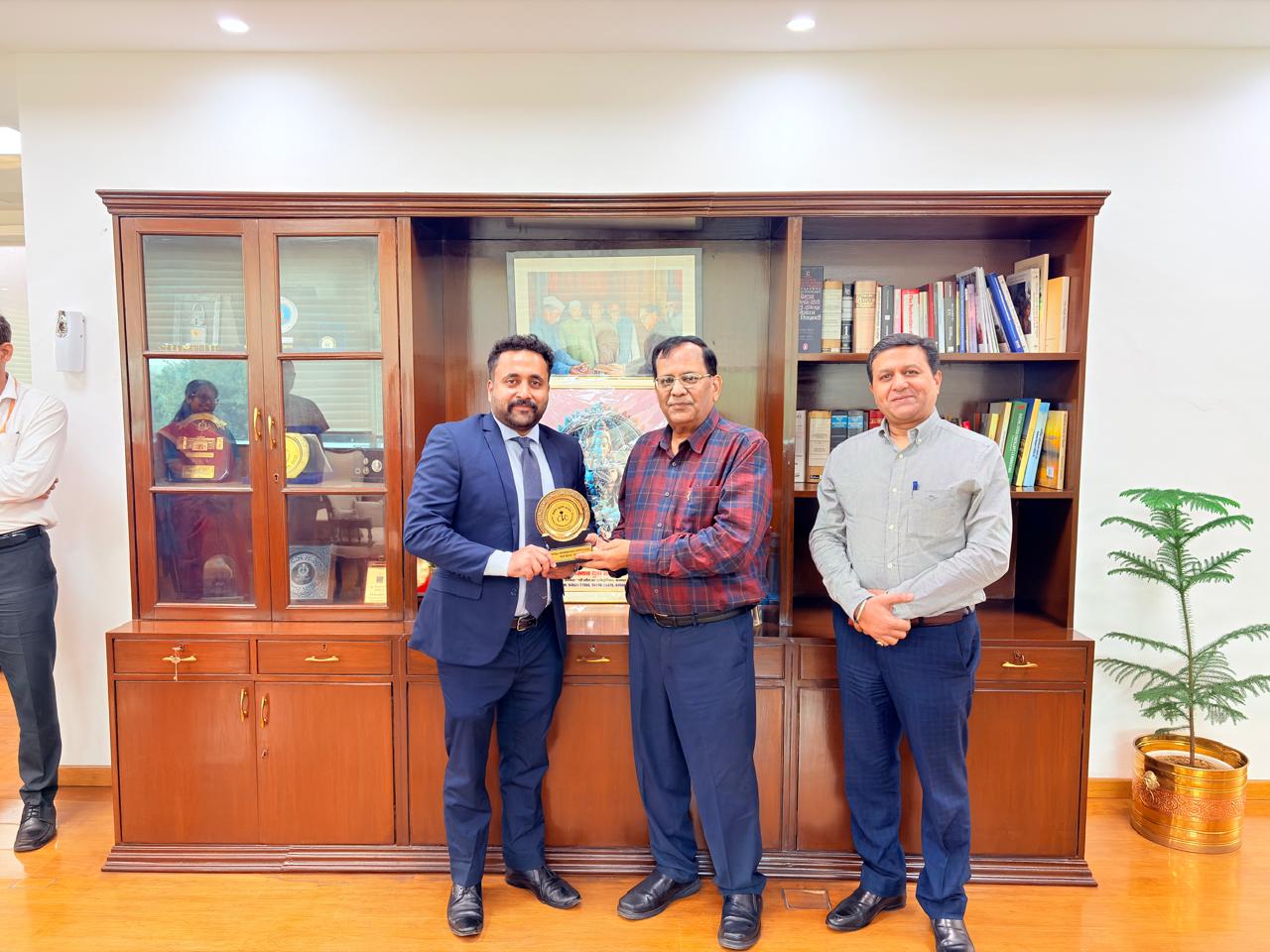 Visit of IPoS probationers